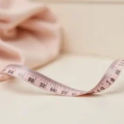 Jak zmierzyć biust? Przewodnik krok po kroku i porady